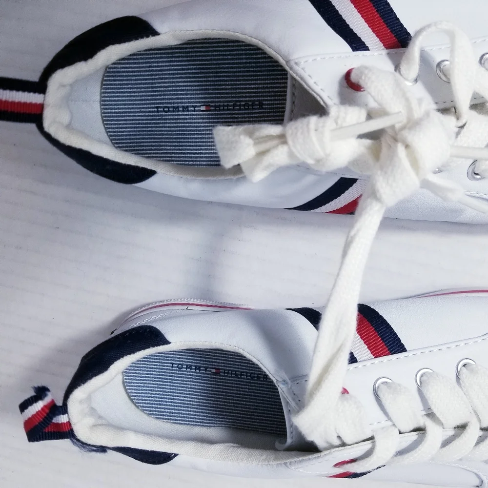 TOMMY HILFIGER KID'S SNEAKERS SIZE 3